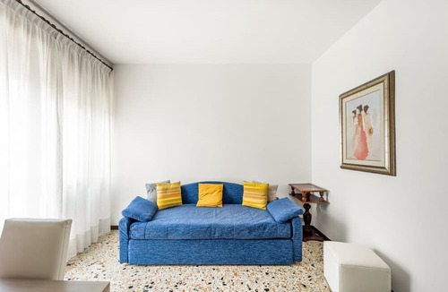 Campalto Apartment | GuestHost - Cozy apartment of 85 sqm located on the third floor (steps to access), can accommodate up to 6 people.The accommodation is conveniently located: just 4.5 km from Venice airport and with only 16 minutes (bus) you can reach Venice; area served