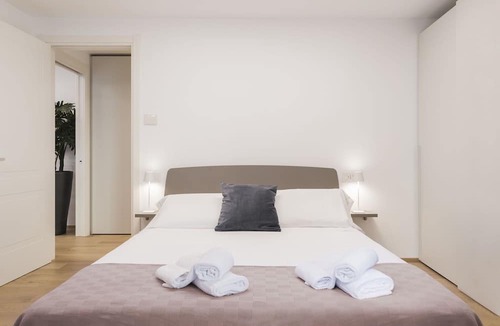 Como City Centre Apartment | Apartment in Como with 2 bedrooms sleeps 4
