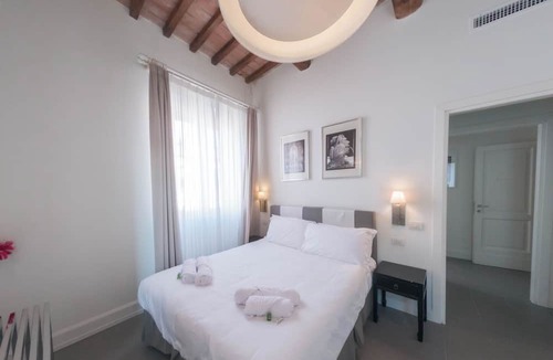 Rione XIV Borgo Apartment | Vatican's Dome view (MAS-4)