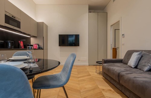 Historic Centre Apartment | Prestige Apartment Via Roma by Wonderful Italy
