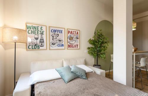 Fiera Apartment | Giro 52 - 2 bedroom Apartament, close to San Siro, Fiera and 10 min metro to Duomo