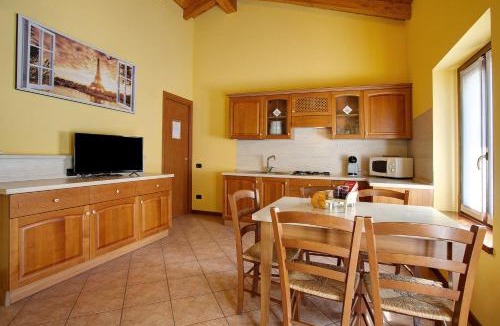 Civate Apartment | Residence Appartamento Parigi