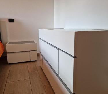 Tirano House | Parravicini Family Suite 3 Bedrooms - By the River & 5 min to Bernina Station