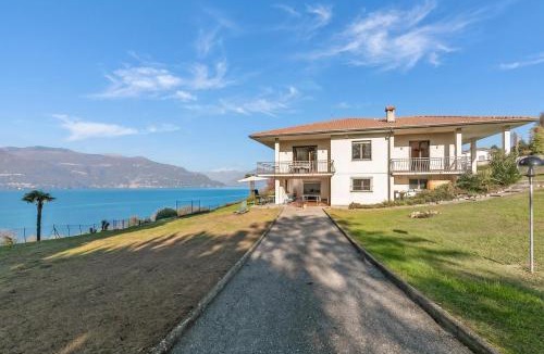 Porto Valtravaglia Villa | Casa Antonia: Lake Maggiore Villa with Private pool - Happy Rentals