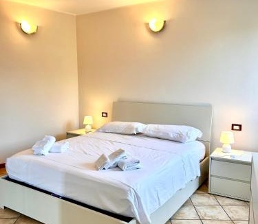 Portese Apartment | Miri house San Felice del Benaco centro storico vicino al porto di Portese e dal lago di Garda