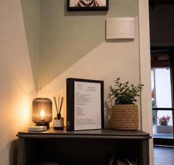 Fino Mornasco Apartment | Lilly House Perfect stopover near Lake Como Switzerland and Milan