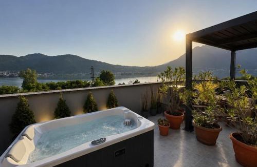 Lecco Apartment | Felicita Cascata Terrace with Lake View