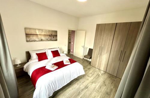 Padova Apartment | Lovely Bridge View Apartment Close to Padua City Center