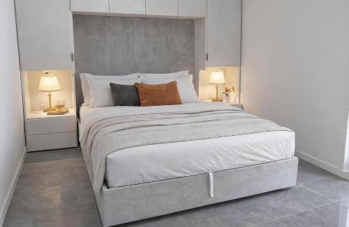 Negrar Apartment | Modern Apartment near Sacro Cuore Hospital - Neɡrar