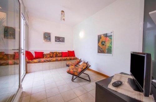 Ispra Apartment | Rododendro Rosso: Duplex with Pool, Tennis and BBQ - Happy Rentals