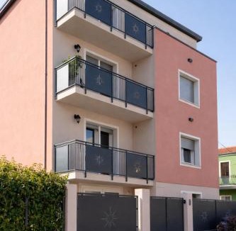Marghera Apartment | Dimora Zattere Private Free Parking Venice 15'