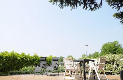 Pacengo House | Holiday Home by Lake Garda with Garden