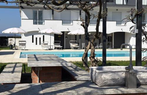 Villaggi Apartment | Aquavista Residence - Lakeview Holiday Apartments with Pool