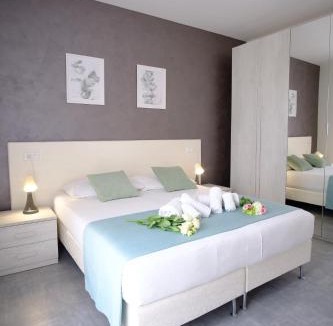 Bagnolo Apartment | Appartamento Business Duplex 95mq - Doppia Terrazza XXL - 2 bagni - Check-in Codice