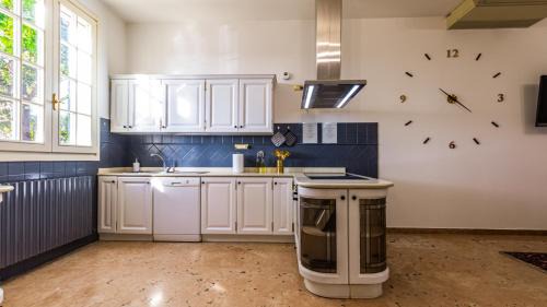 Nonantola Villa | Villa Petrone - Luxury Home tra Bologna e Modena - Wi-Fi, Biliardo, Jacuzzi privata