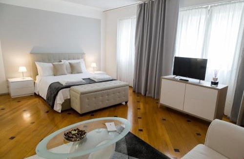 Scala Apartment | Milan Duomo Suites