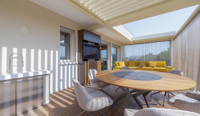 Venice New Luxury Penthouse with parking