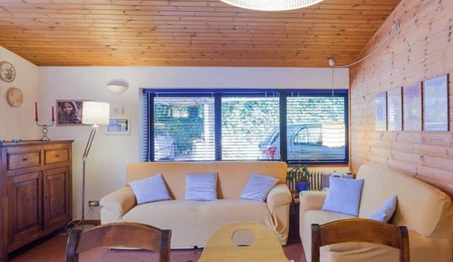 La Rosa: elegant apartment with swimming pool and large park