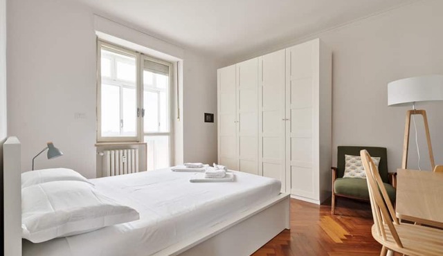 GuestHost - Comfortable attic apartment with a large furnished terrace is perfect for 3 people, it is located a few meters from the Carducci metro station. We are also a stone's throw from the hospitals (CTO, Molinette, Cellini) and the Parco del Valenti