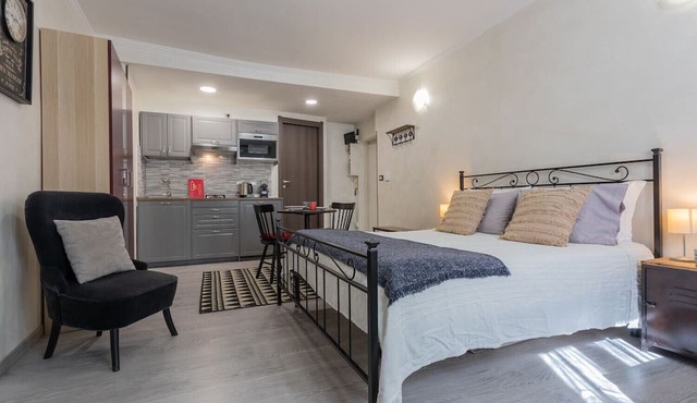 Cozy Studio in the City Center by Wonderful Italy