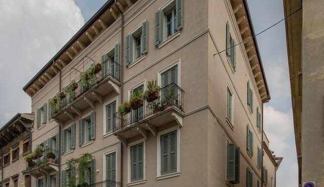 Rossi San Zeno House, Verona