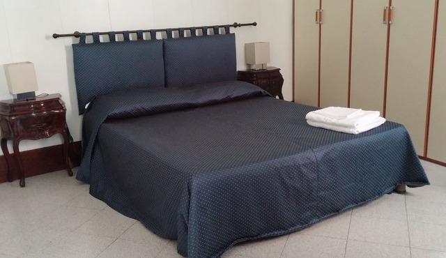 Cozy apartment with private court a/c WIFI