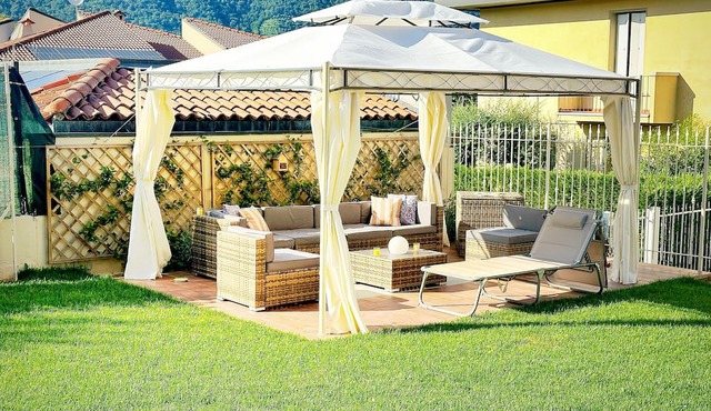 Apartment 'Elegante Lago d'Iseo' with Mountain View, Wi-Fi and Air Conditioning
