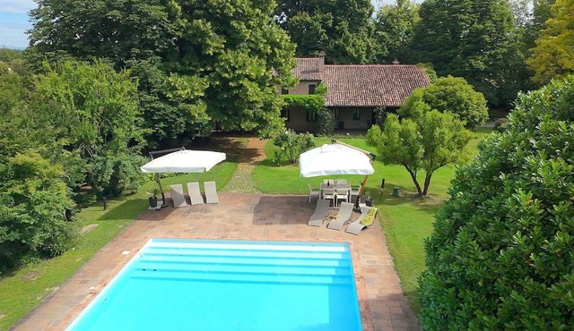 Stunning private villa for 8 guests with WIFI, private pool, A/C, patio and pets allowed