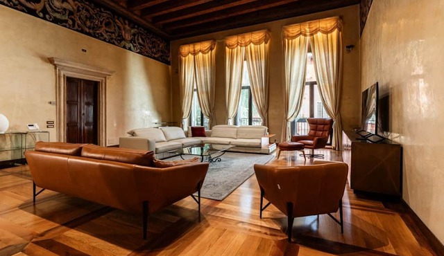 Luxurious Maffei Palace - Domus Verona