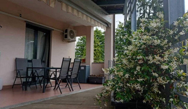 Bright, spacious apartment between Milan and Como.