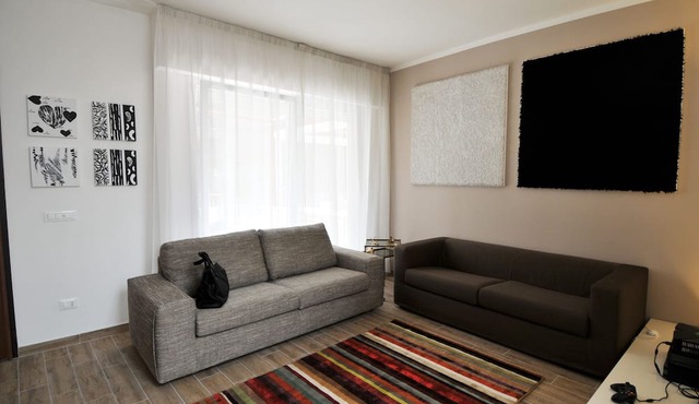 Elegant house with veranda - in the center of Rome, a stone's throw from S. Giovanni