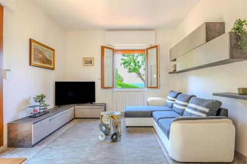 Villa with garden relaxation, Parking, Wi-Fi, in Oggiono