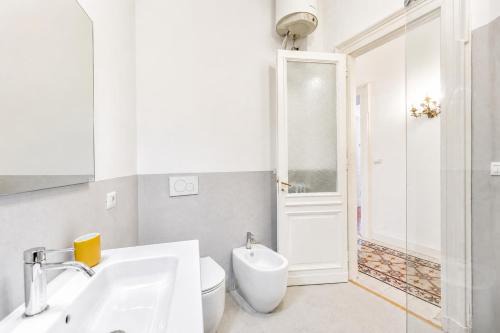 Grand Palace Suites