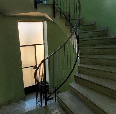 Centre of Milan, Porta Venezia's heart, Via Melzo Retro, 6th floor with balcony