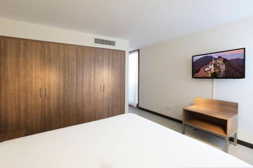 Lago & Monte Varese Apartments near Hospital and University