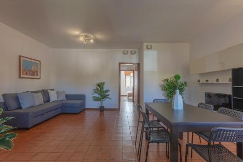 GuestHost - Pontelagoscuro Huge & Residential Apartment